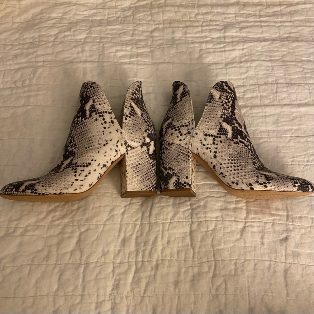 Steve Madden booties - Picture 3 of 3